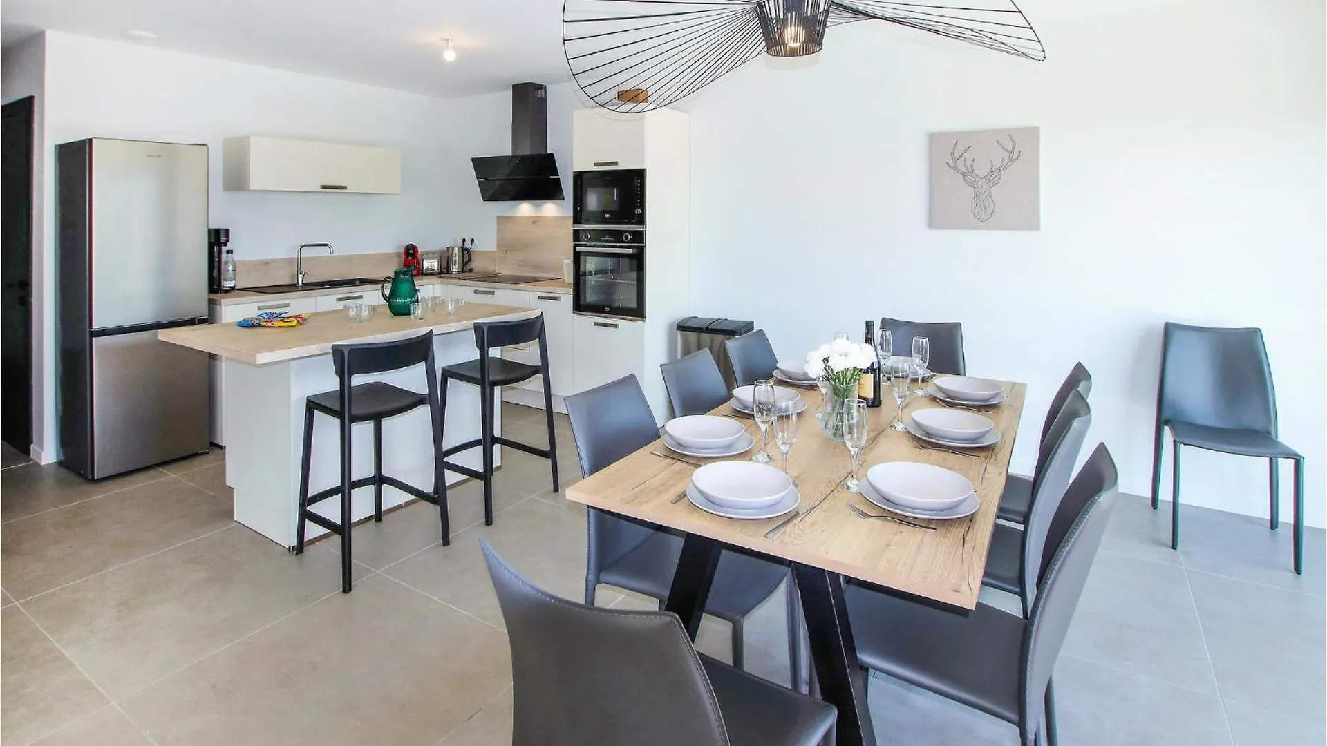 Awesome Home In Cleon Dandran With Kitchenette בית נופש Cleon-d'Andran