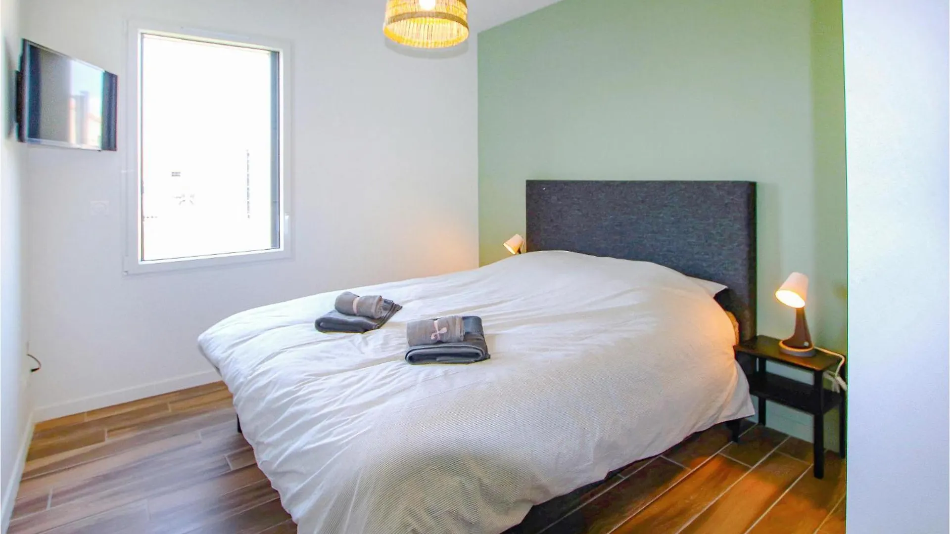 בית נופש Awesome Home In Cleon Dandran With Kitchenette