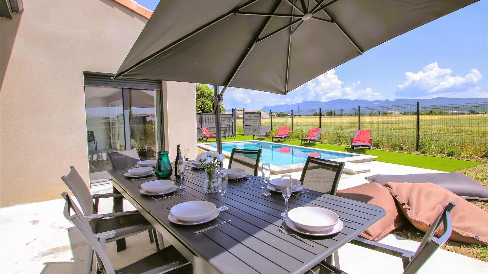 Awesome Home In Cleon Dandran With Kitchenette בית נופש